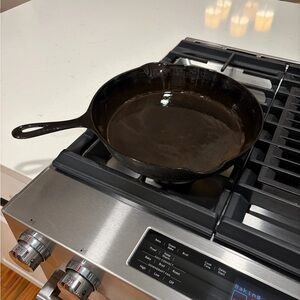 Vintage Solid Cast Iron Skillet Pan 11in